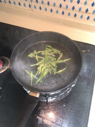 包菜炒双菇的做法步骤：5