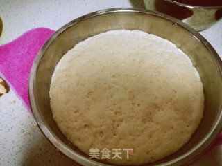 牛肉馅饼的做法步骤：1