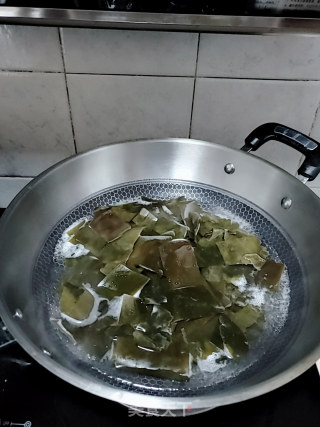 猪皮炖海带的做法步骤：3
