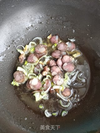 香肠炒青椒的做法步骤：4