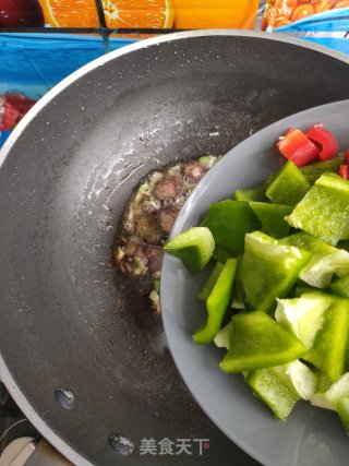 香肠炒青椒的做法步骤：6