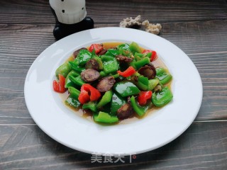 香肠炒青椒的做法步骤：12