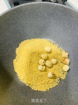 苹果红枣小米粥的做法步骤：1