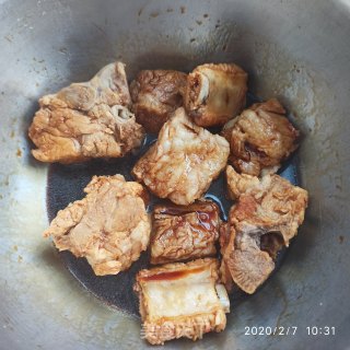 糖醋排骨的做法步骤：2