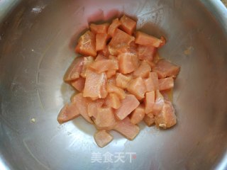 胡萝卜肉丁焖饭的做法步骤：2