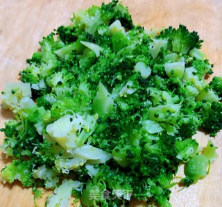 腊肠炒鸡蛋的做法步骤：4