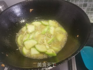 虾皮炒西葫芦的做法步骤：7