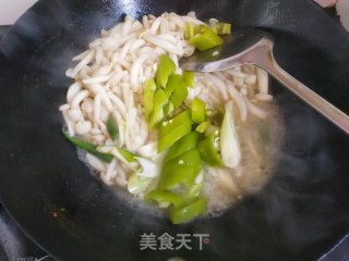 酱烧蟹味菇的做法步骤：6