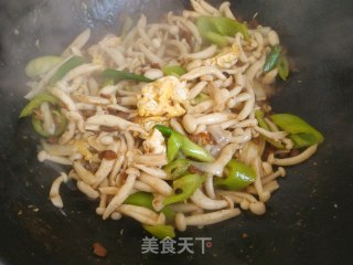 酱烧蟹味菇的做法步骤：9