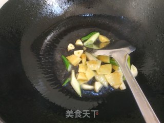 红烧鲢鱼的做法步骤：4