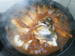 红烧鲢鱼的做法步骤：8