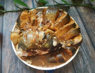 红烧鲢鱼的做法步骤：10