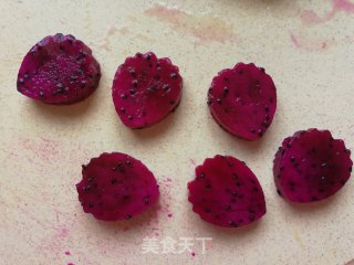 火龙果草莓果盘的做法步骤：9