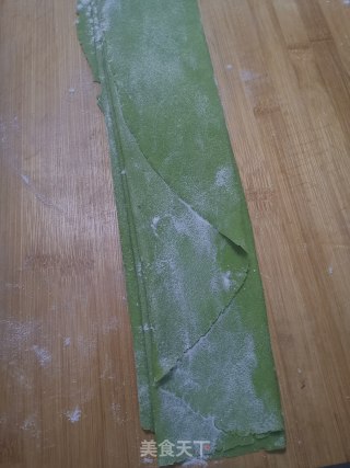手擀菠菜面的做法步骤：4