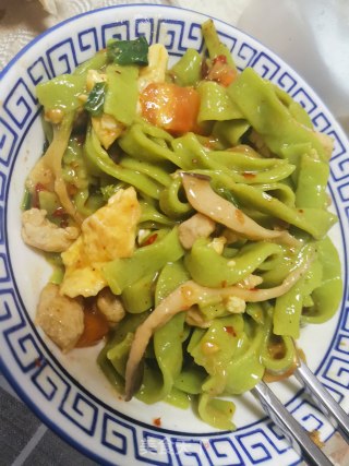 手擀菠菜面的做法步骤：8