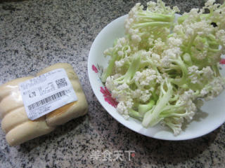 花菜烧小素鸡的做法步骤：1