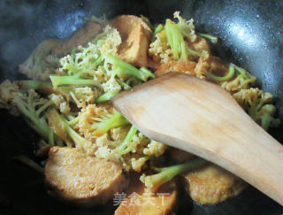 花菜烧小素鸡的做法步骤：10