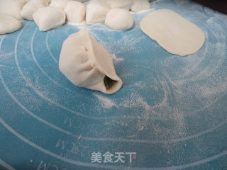 猪肉猴头菇韭菜馅水饺的做法步骤：11