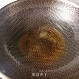 蒜苗炒鱼杂的做法步骤：4