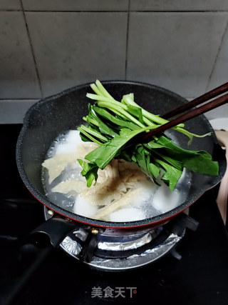 菠菜香肠年糕汤的做法步骤：5