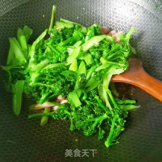 小炒西兰花的做法步骤：8