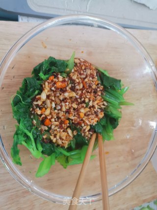 家常凉拌芹菜叶的做法步骤：4
