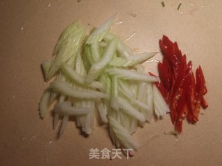西芹拌腐竹的做法步骤：4
