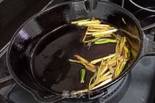 熬葱油的做法步骤：4