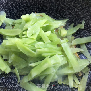 对虾干炒笋片的做法步骤：6