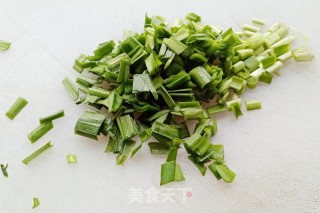 韭菜煎蛋的做法步骤：2