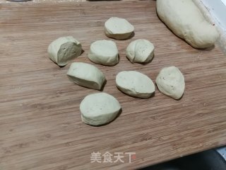 红糖枣花馒头的做法步骤：4