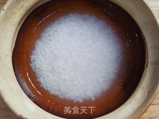 腊肉煲仔饭的做法步骤：4