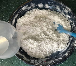 炒元宵的做法步骤：3
