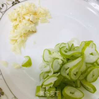 油泼面的做法步骤：3