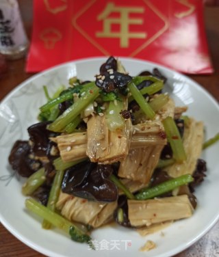香芹拌腐竹木耳的做法步骤：9