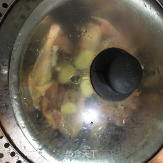 香菇炖鸡的做法步骤：5