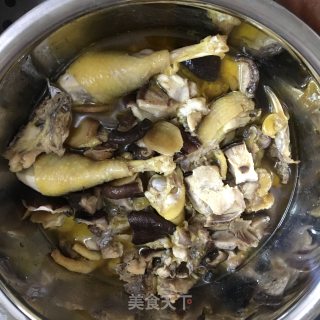 香菇炖鸡的做法步骤：8