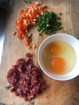 牛肉青菜炒饭的做法步骤：1