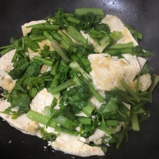 香芹香煎豆腐的做法步骤：6
