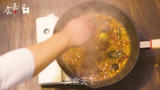 黄豆烧猪尾！超级好吃的家常菜，学会了这道菜，谁还去吃红烧肉和大猪蹄子啊？的做法步骤：10