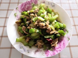 青菜梗炒肉的做法步骤：12