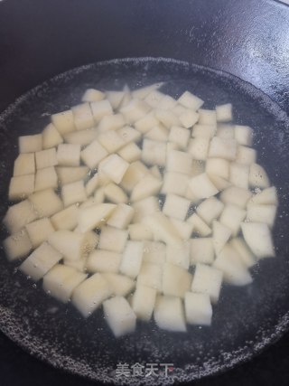 香煎孜然土豆的做法步骤：2