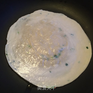 培根鸡蛋手抓饼的做法步骤：2