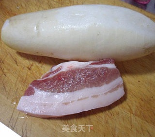 肉片烧白萝卜的做法步骤：1