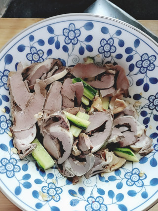 青瓜拌卤猪心的做法步骤：4