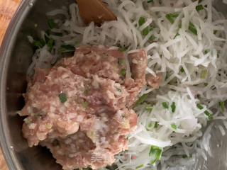 萝卜丝猪肉馅饼的做法步骤：9