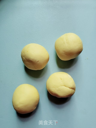 红豆馅南瓜汤圆的做法步骤：2