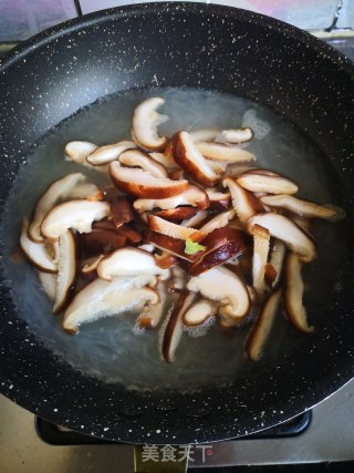 ＃节后清肠＃小白菜香菇粉丝汤的做法步骤：8
