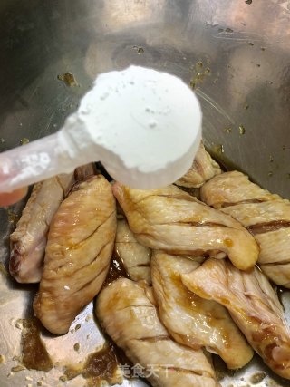 秘制鸡翅中的做法步骤：4
