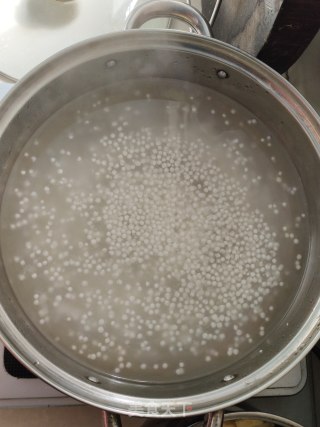 芝麻汤圆番薯西米糖水的做法步骤：4